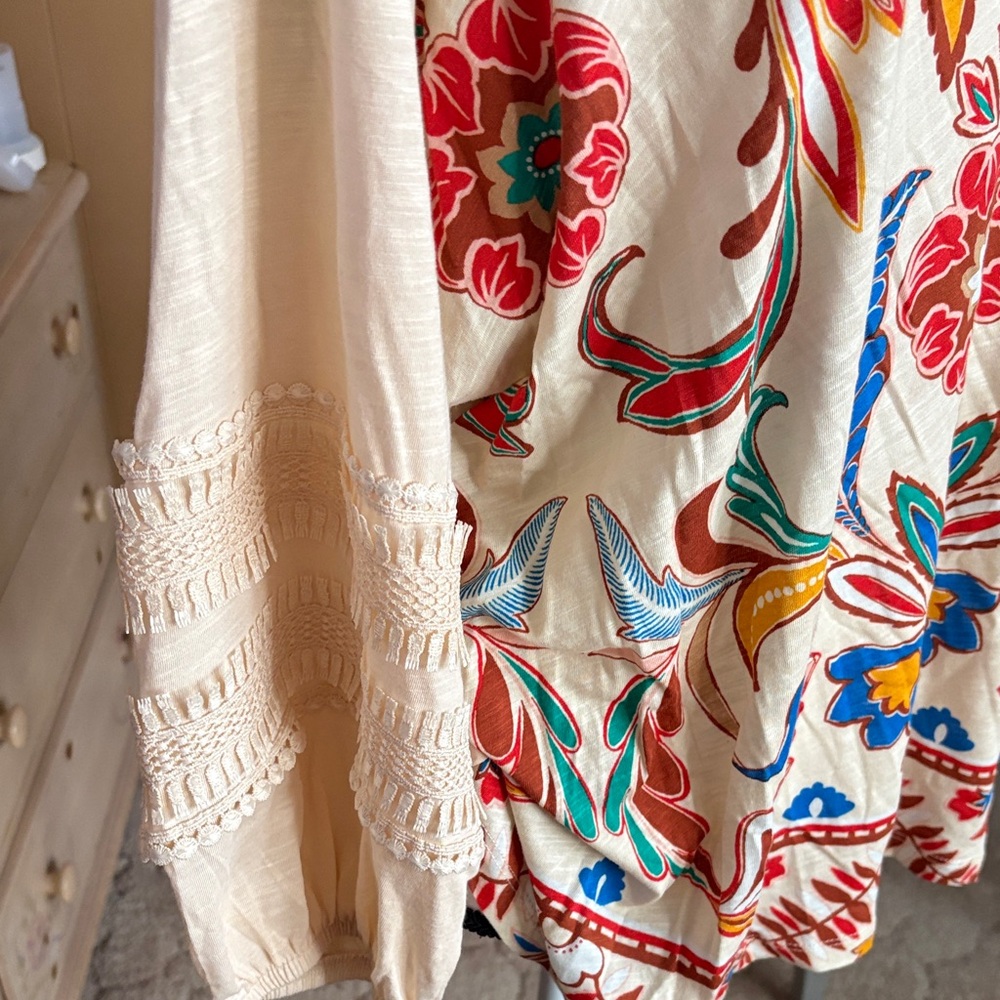 Floral Print Cream Top - Picture 3 of 5